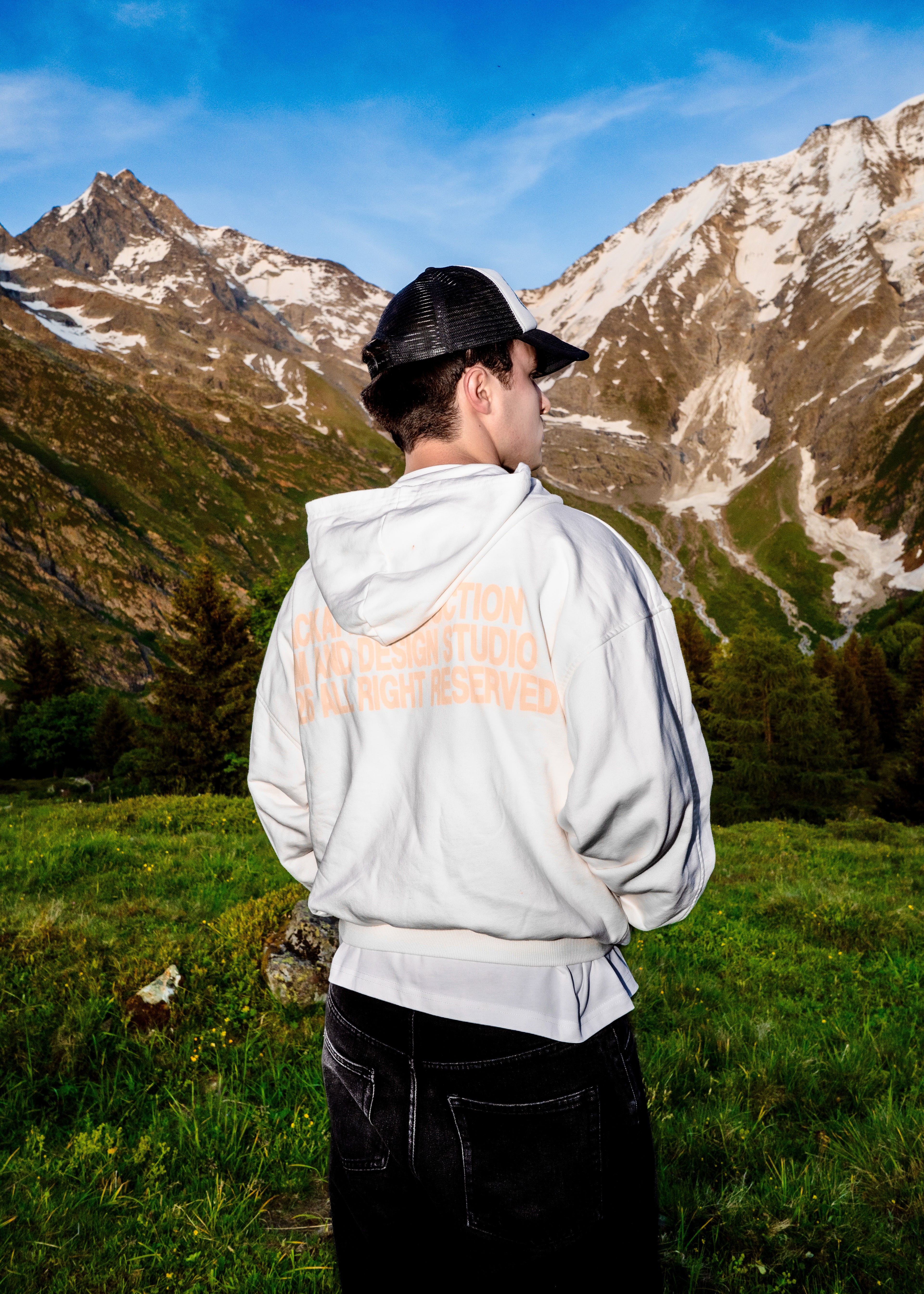 LACKAFF WHITE ZIP